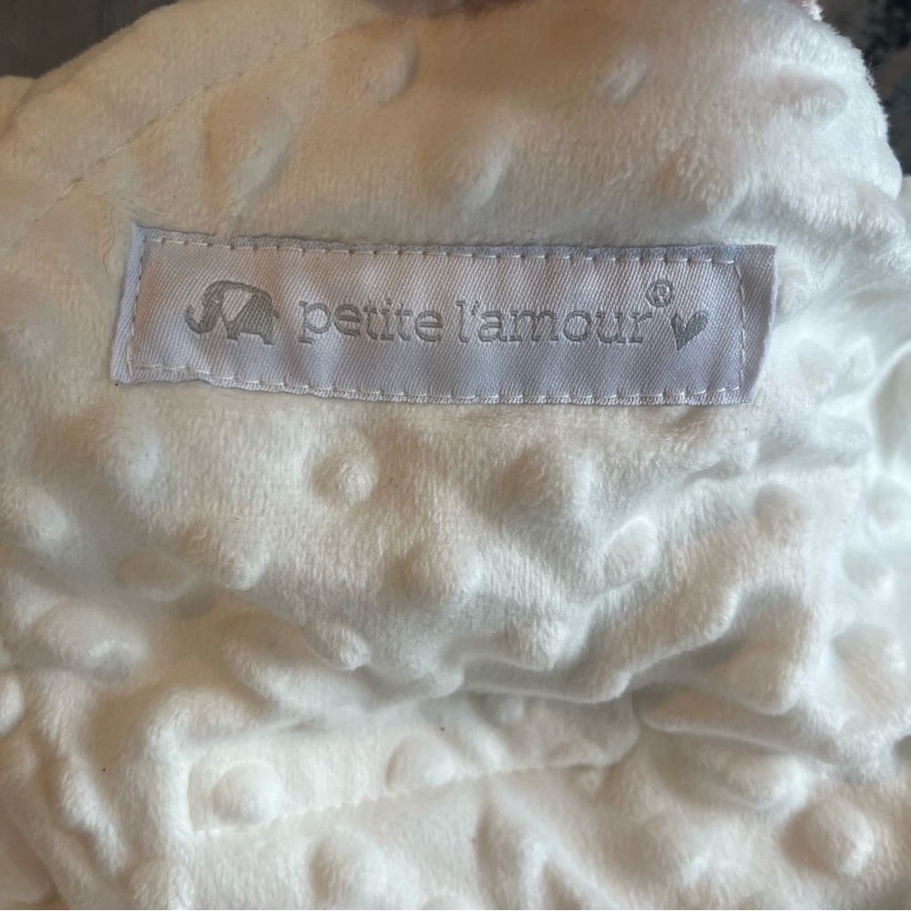 Petite L’Amour Cream Baby Swaddle with Elephant Appliqué – Super Soft - Picture 5 of 8